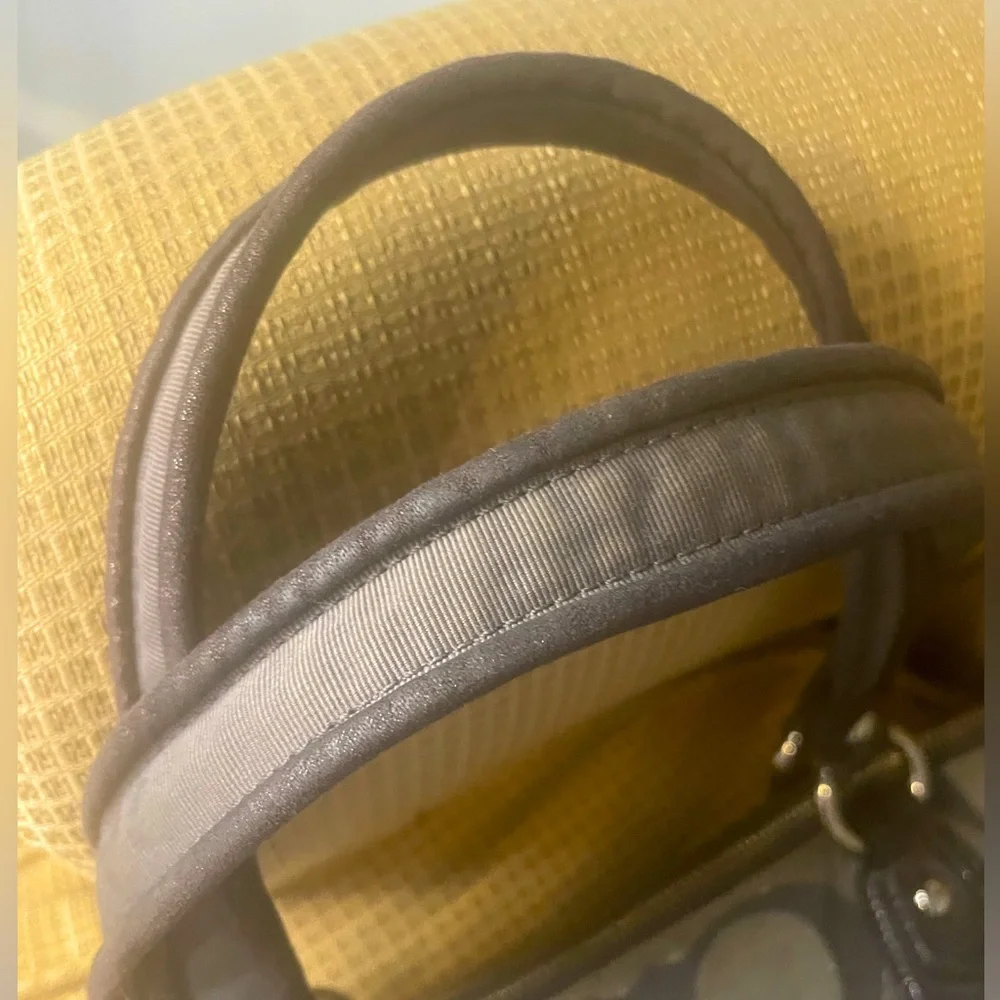 Coach Poppy Signature C Gray - GUC - Picture 6 of 11